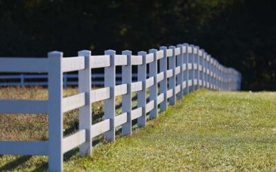 What You Need to Know About Installing a Fence in a Sloped Yard